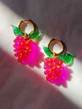 Load image into Gallery viewer, Fuchsia glass drop earrings.